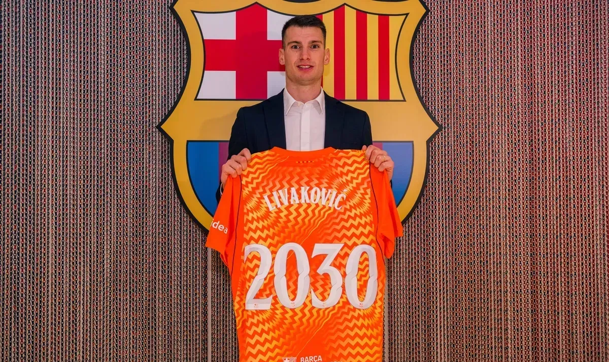 Oficial: Livakovic reforça o Barcelona