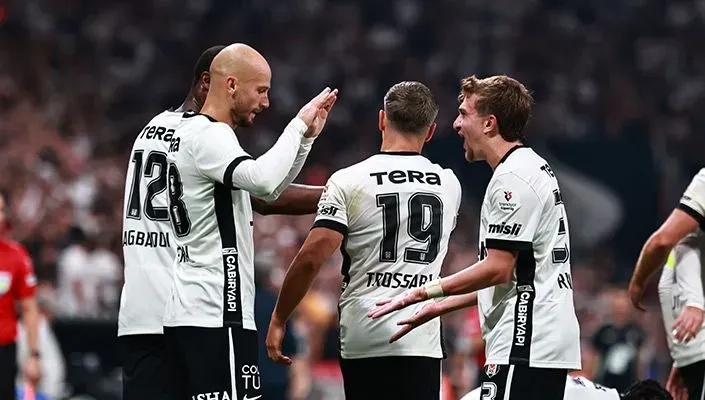 Besiktas entra a vencer na Superliga