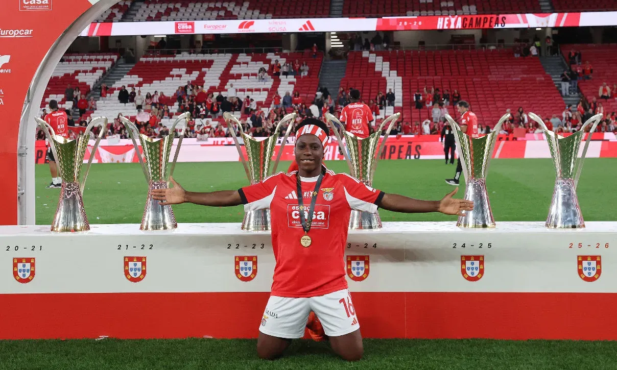 Benfica oficializa saída de Christy Ucheibe