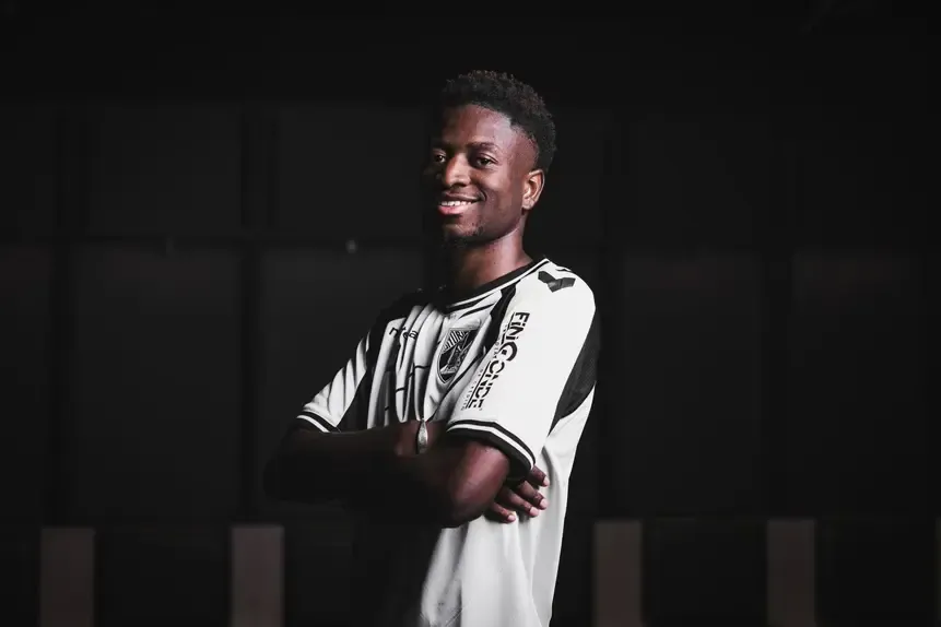 Vitória SC apresenta reforço