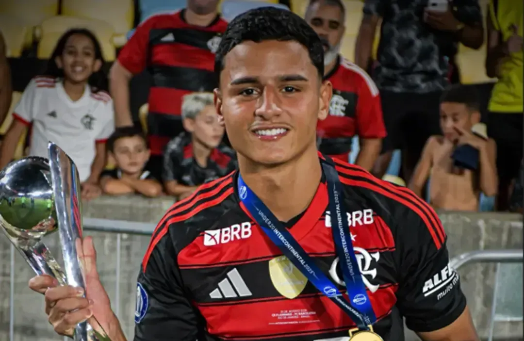 Estoril fecha contratação de Kaio Nóbrega