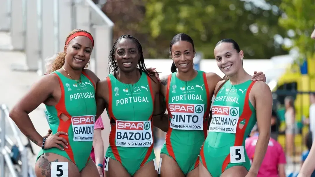 Estafetas femininas desclassificadas na final de 4x1000m  