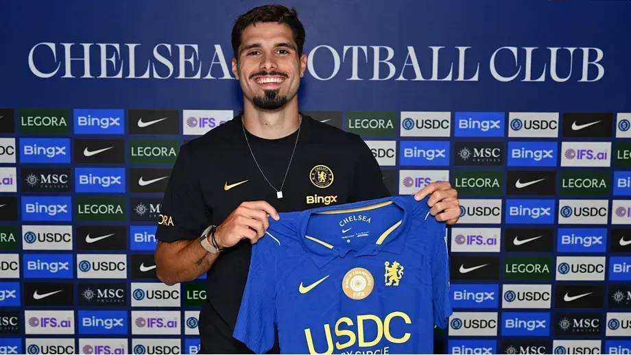 Oficial: Pedro Neto renova com o Chelsea