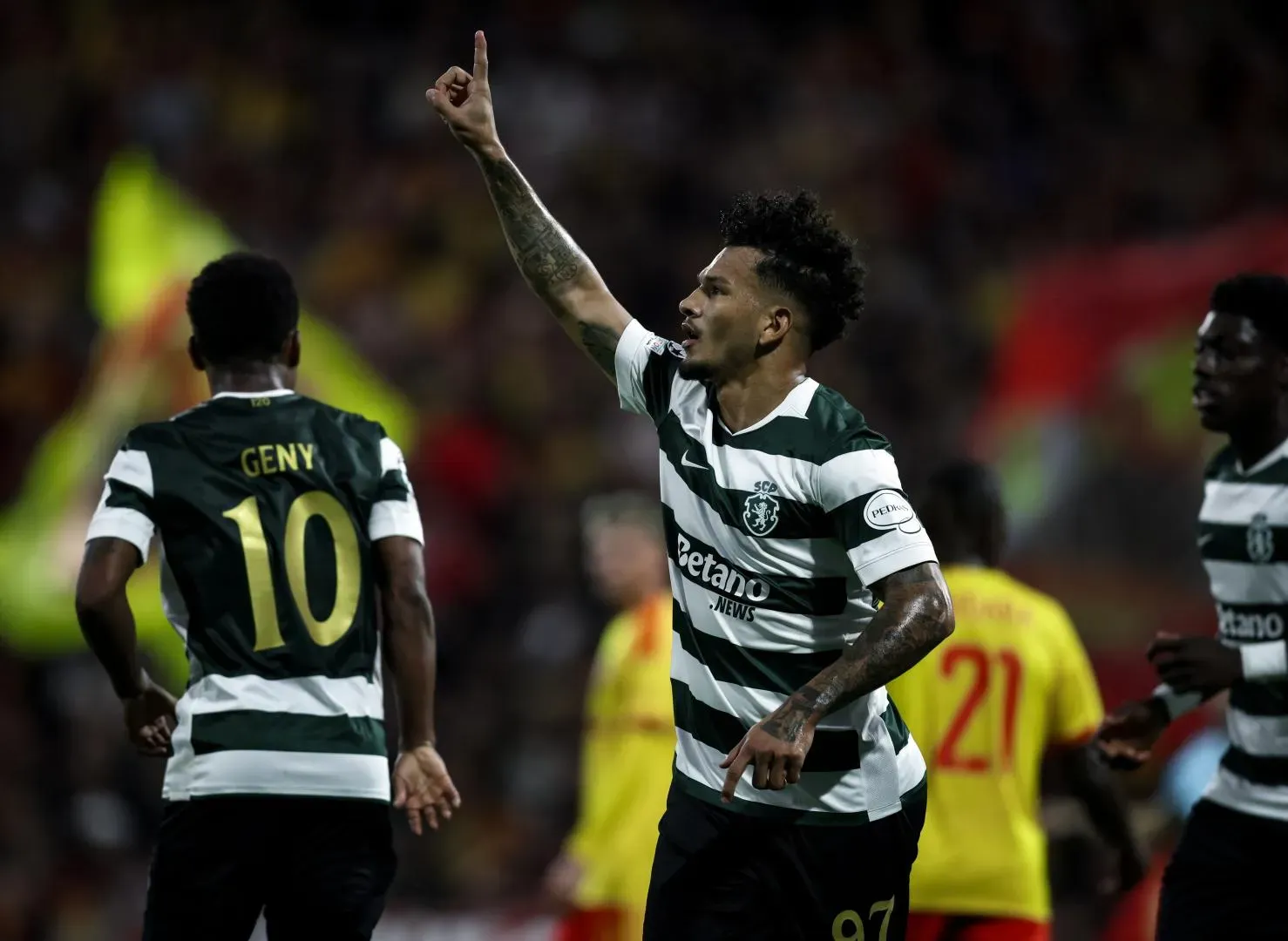 Sporting impõe-se em Lens e soma segunda vitória consecutiva