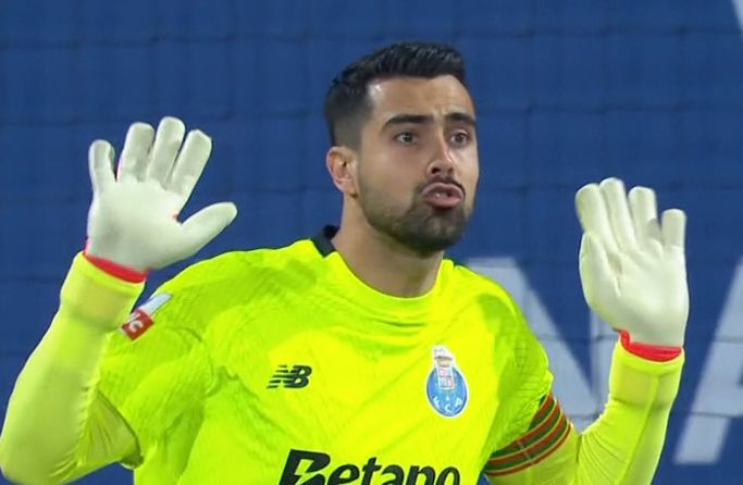 FC Porto prepara saídas e segura Diogo Costa