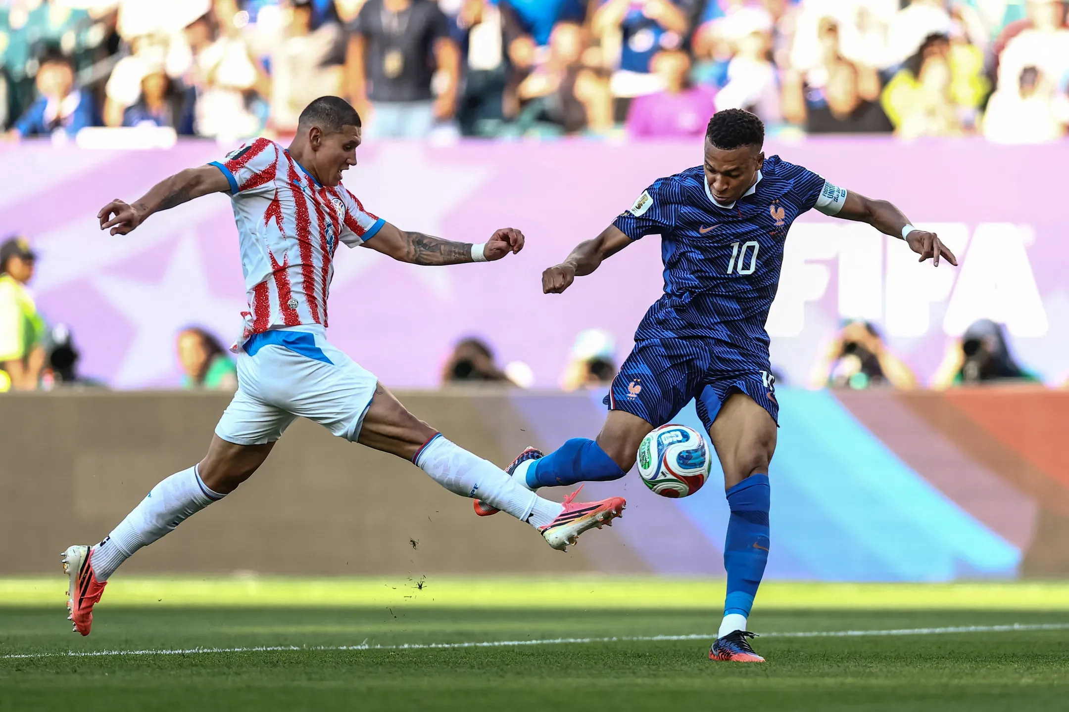 Mbappé coloca França nos quartos de final