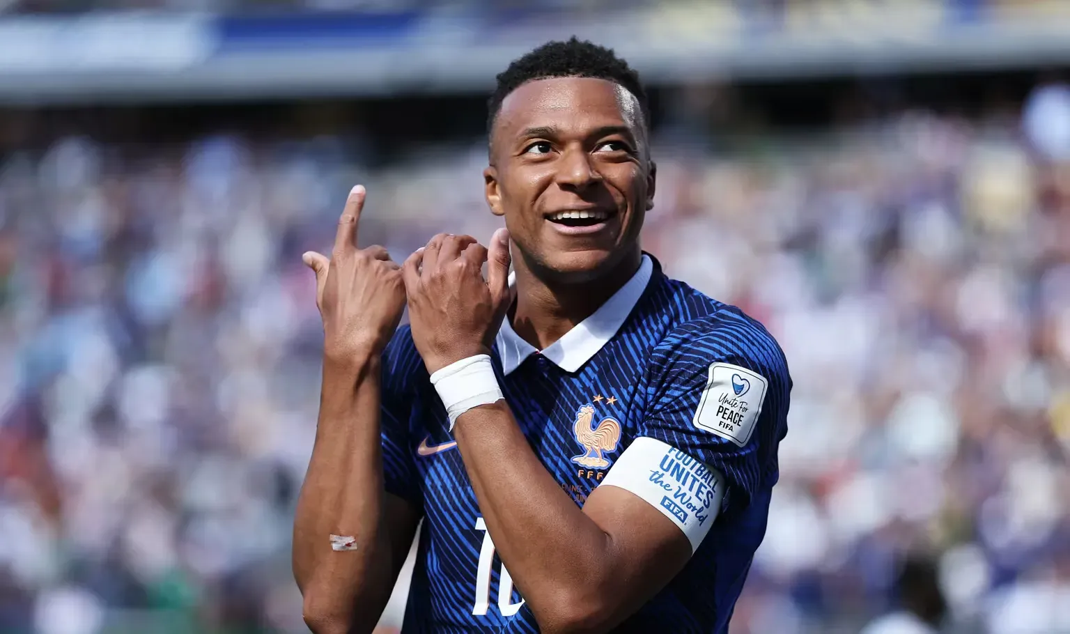 Mbappé é o segundo melhor marcador de Mundiais e 'ameça' Messi