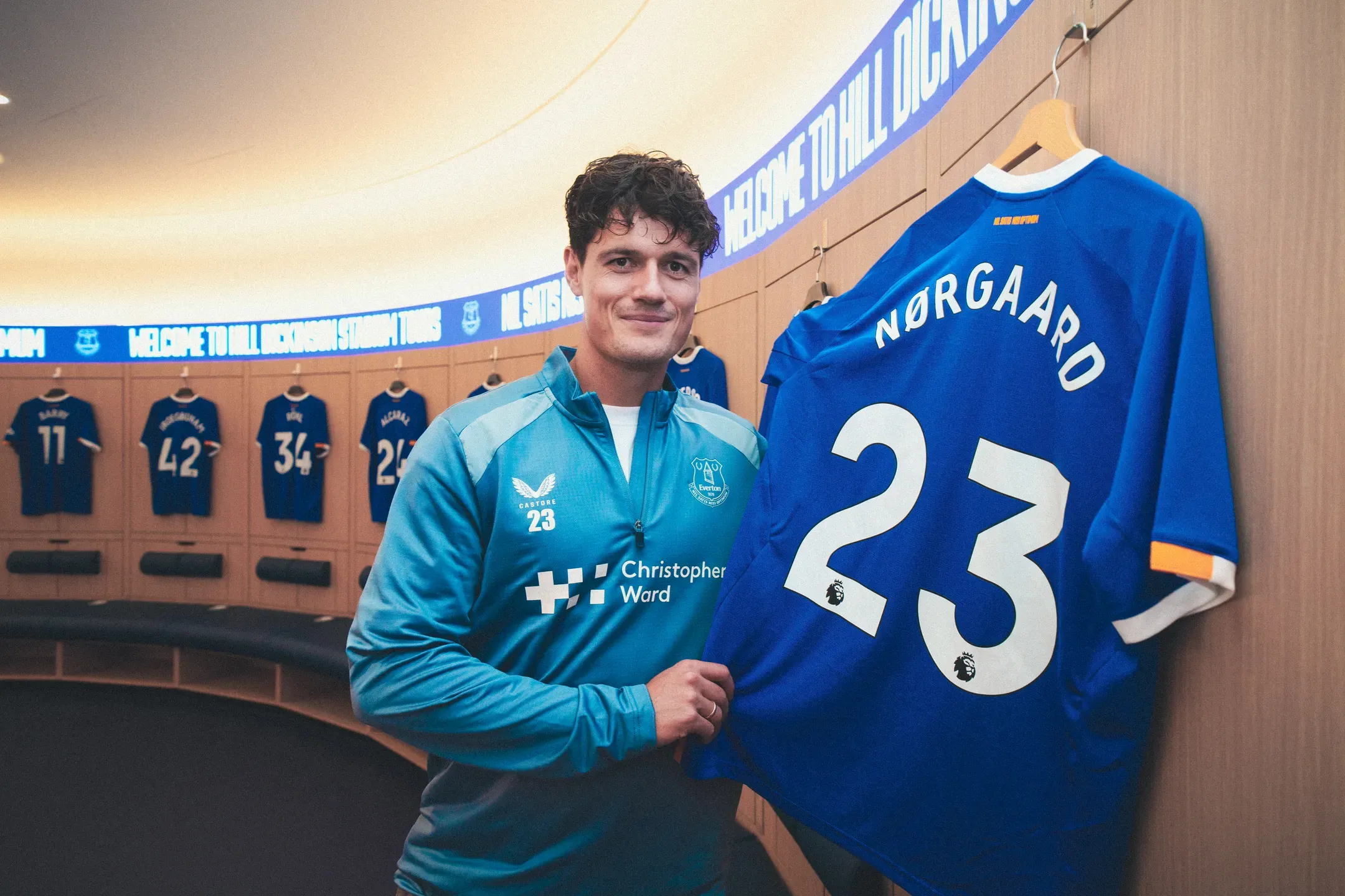 Oficial: Christian Norgaard ruma ao Everton