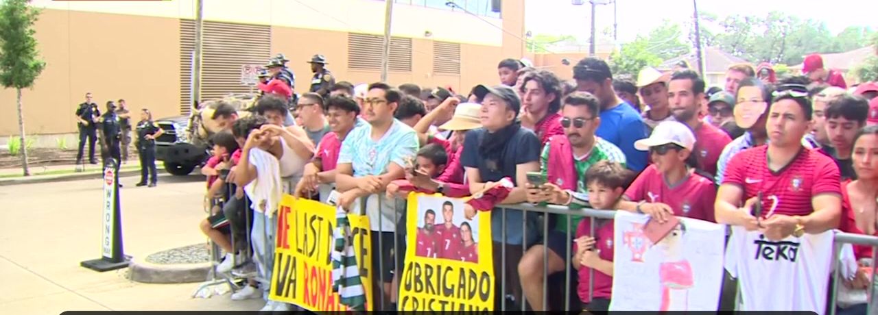 Seleção recebe apoio na chegada a Houston