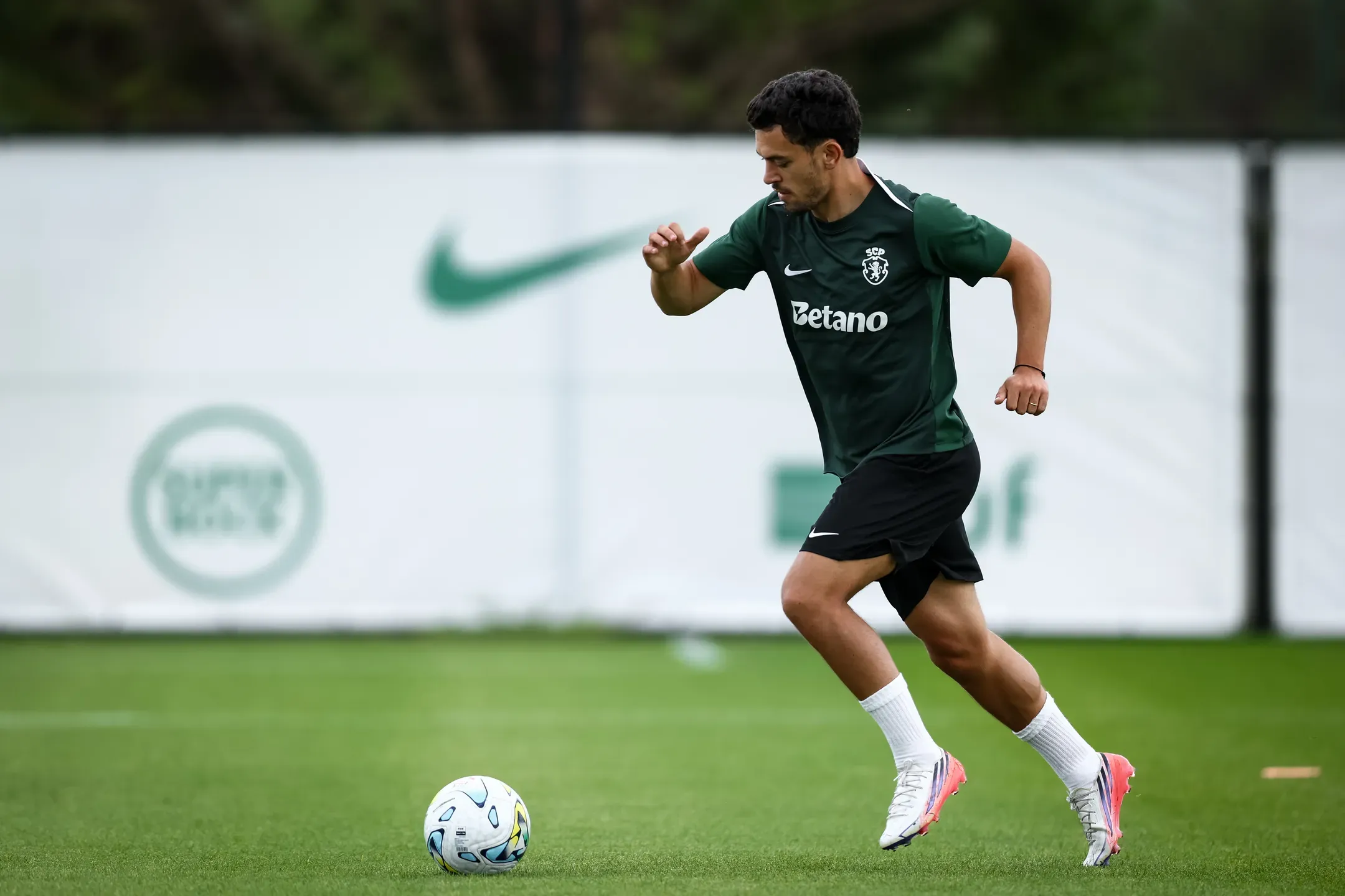 Pedro Gonçalves mais perto do Al-Ittihad