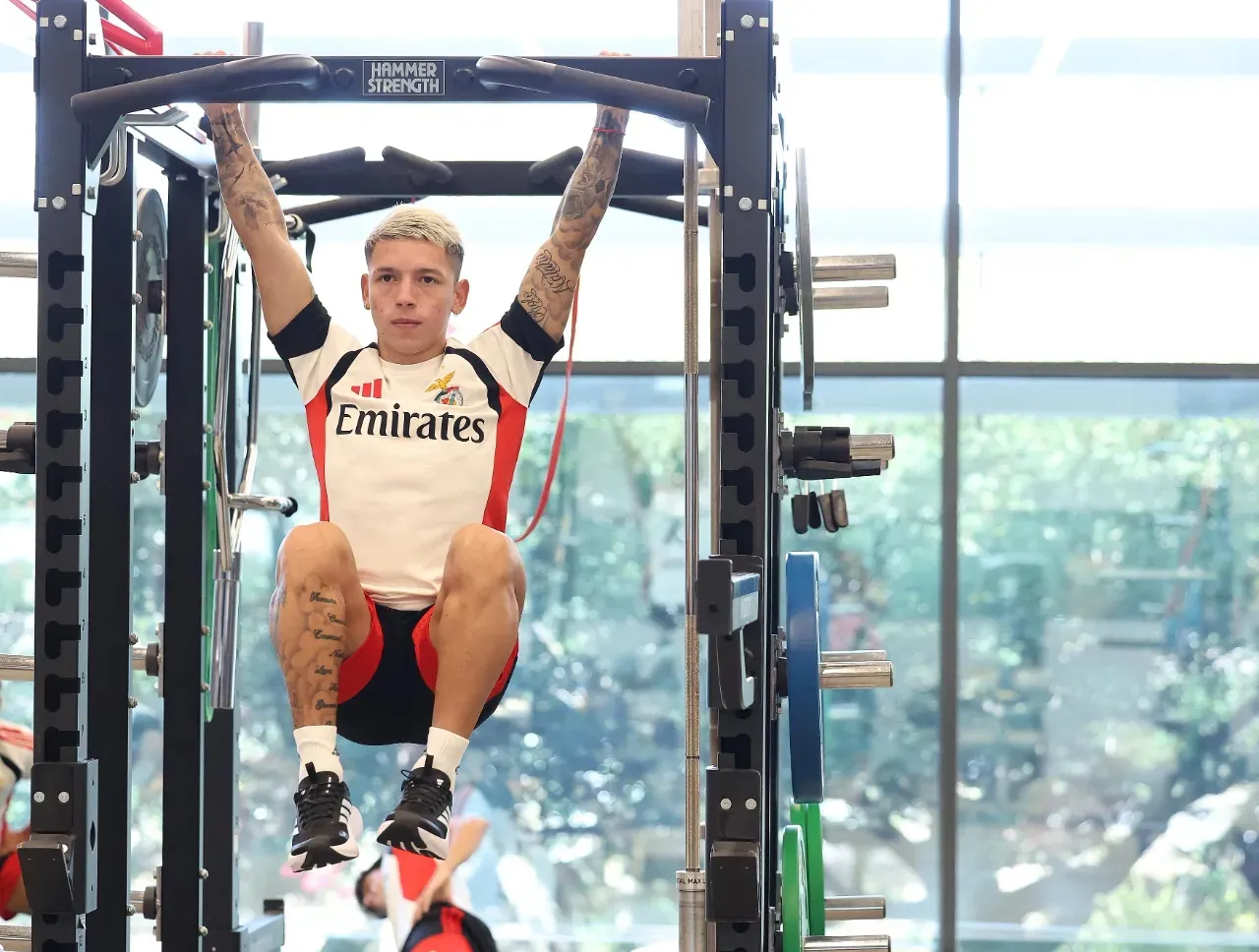 Benfica melhora contrato de Prestianni