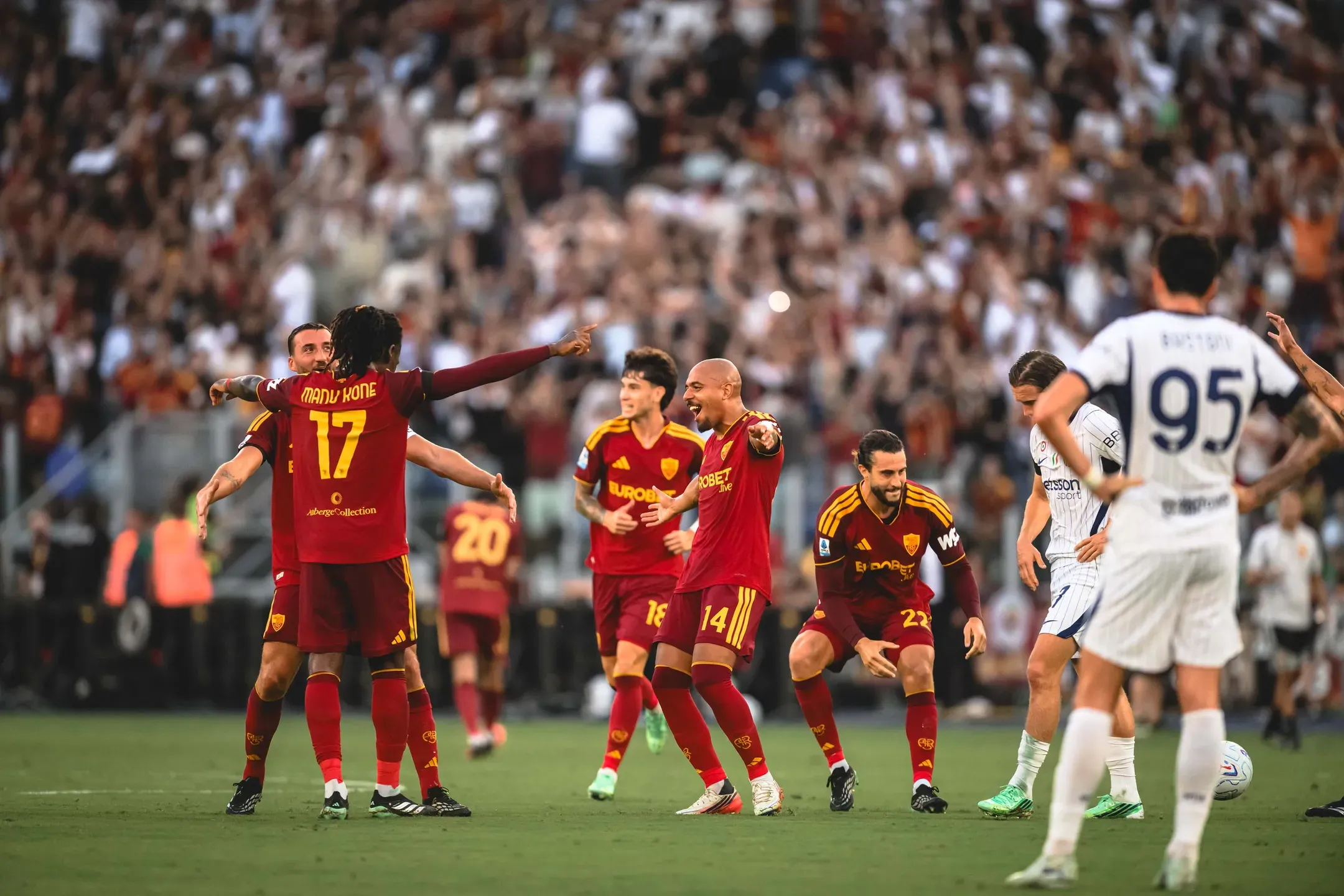 Roma empata na receção ao Inter